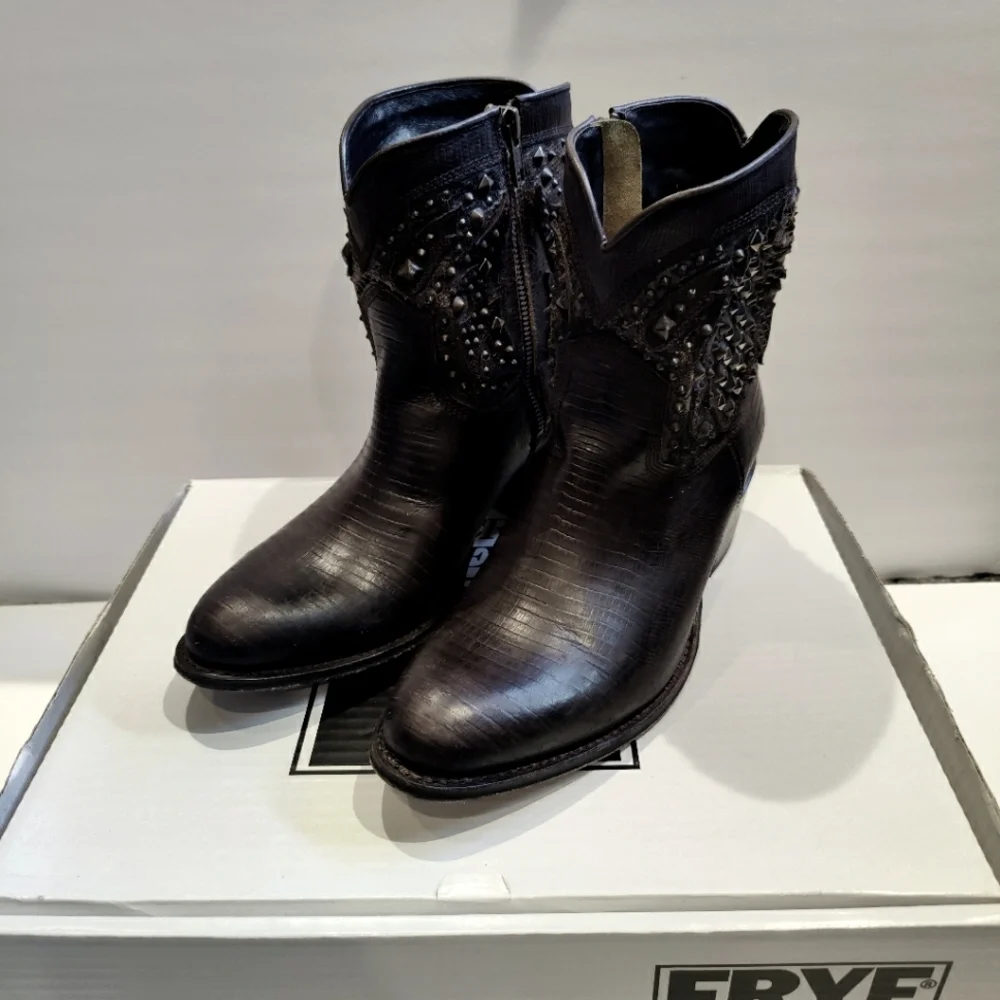 Frye Deborah Deco Short Boots Dark Brown